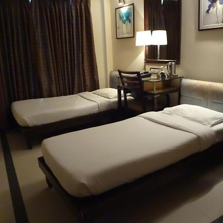 Hotel Sapna Marine Мумбаї Екстер'єр фото