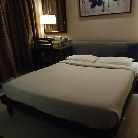 Hotel Sapna Marine Мумбаї Екстер'єр фото